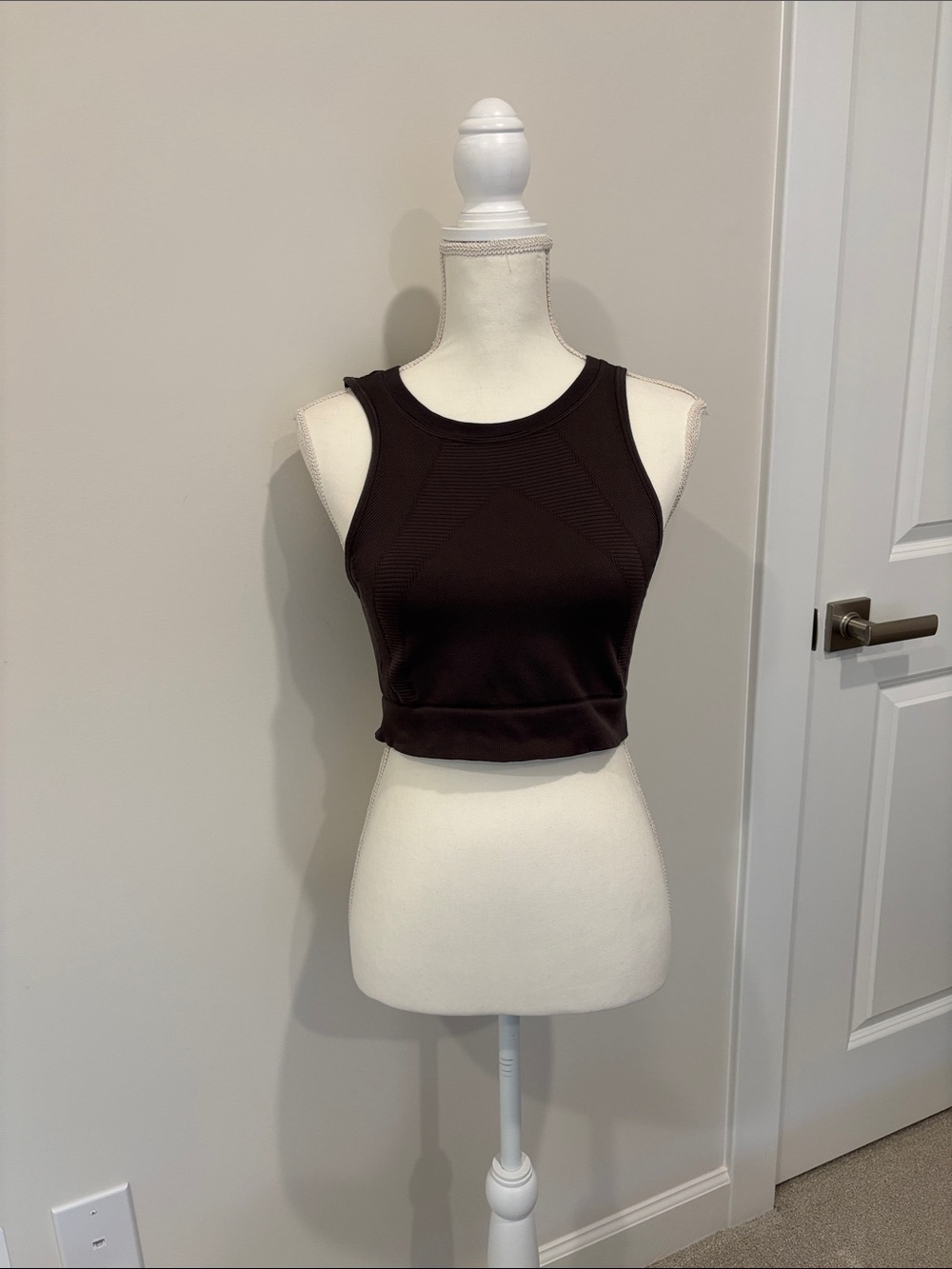 Nux cropped tank